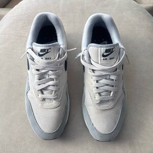 Nike Air Max Light Gray Sneakers